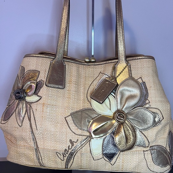 Coach Handbags - Coach Hamptons Archive 10th Anniversary straw floral carryall